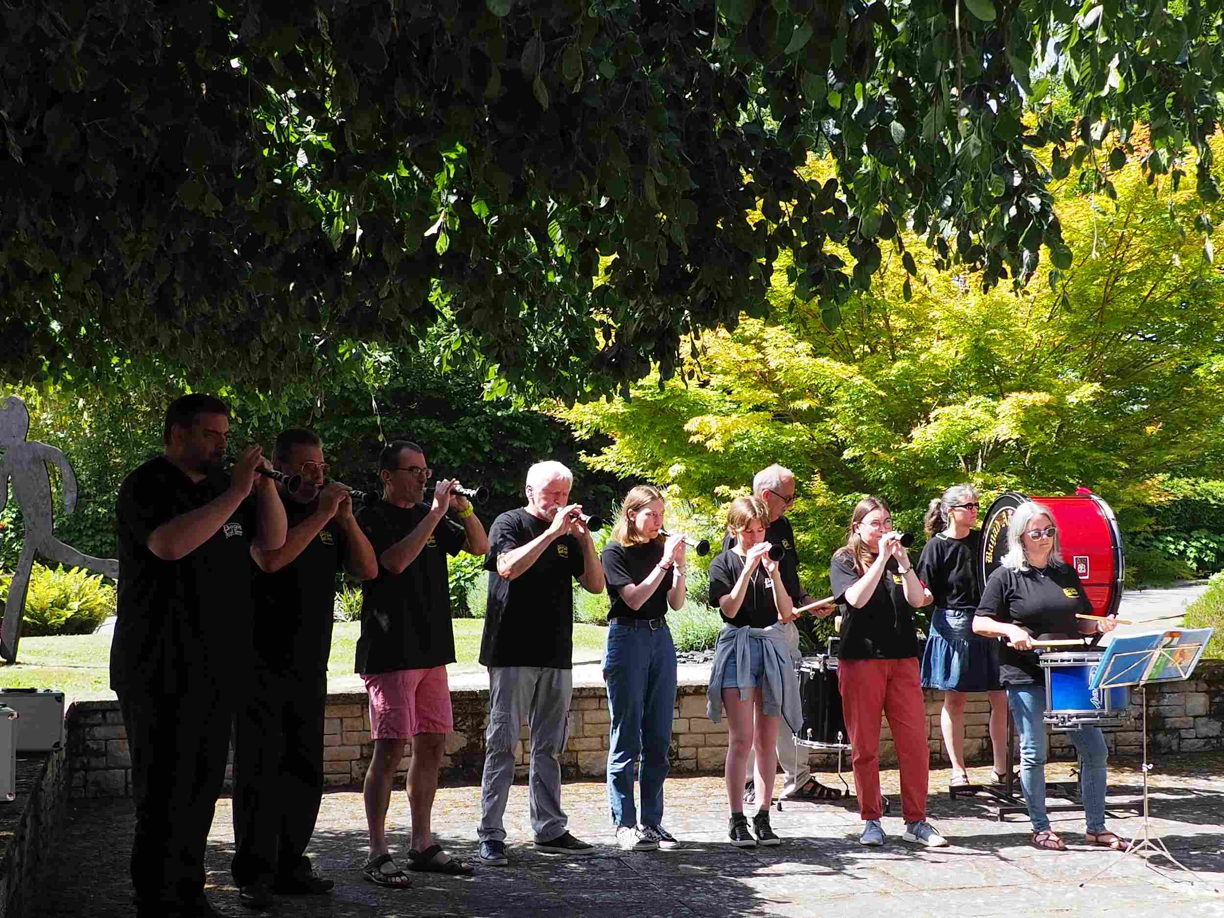 Accueil de l'Harmonie La Cécilienne de Viuz-en-Sallaz (74) par le Bagad Auel Douar de Malestroit 